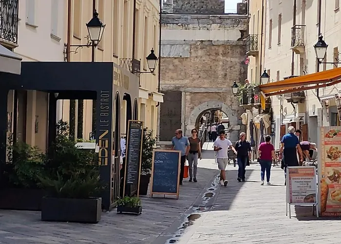 Centro - Moderno Bilocale Con Jacuzzi